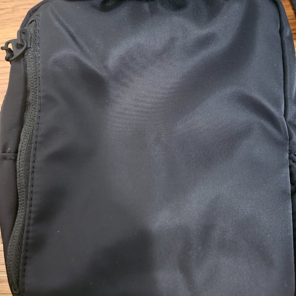 Kyodan Crossbody Bag with Water Bottle Holder - Picture 4 of 9